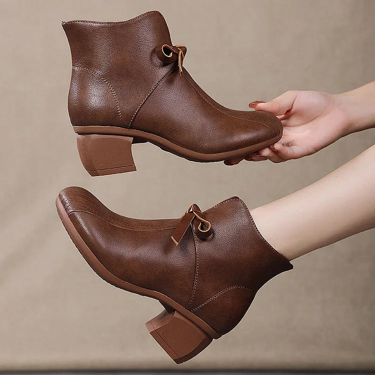 Botines retro de piel suave